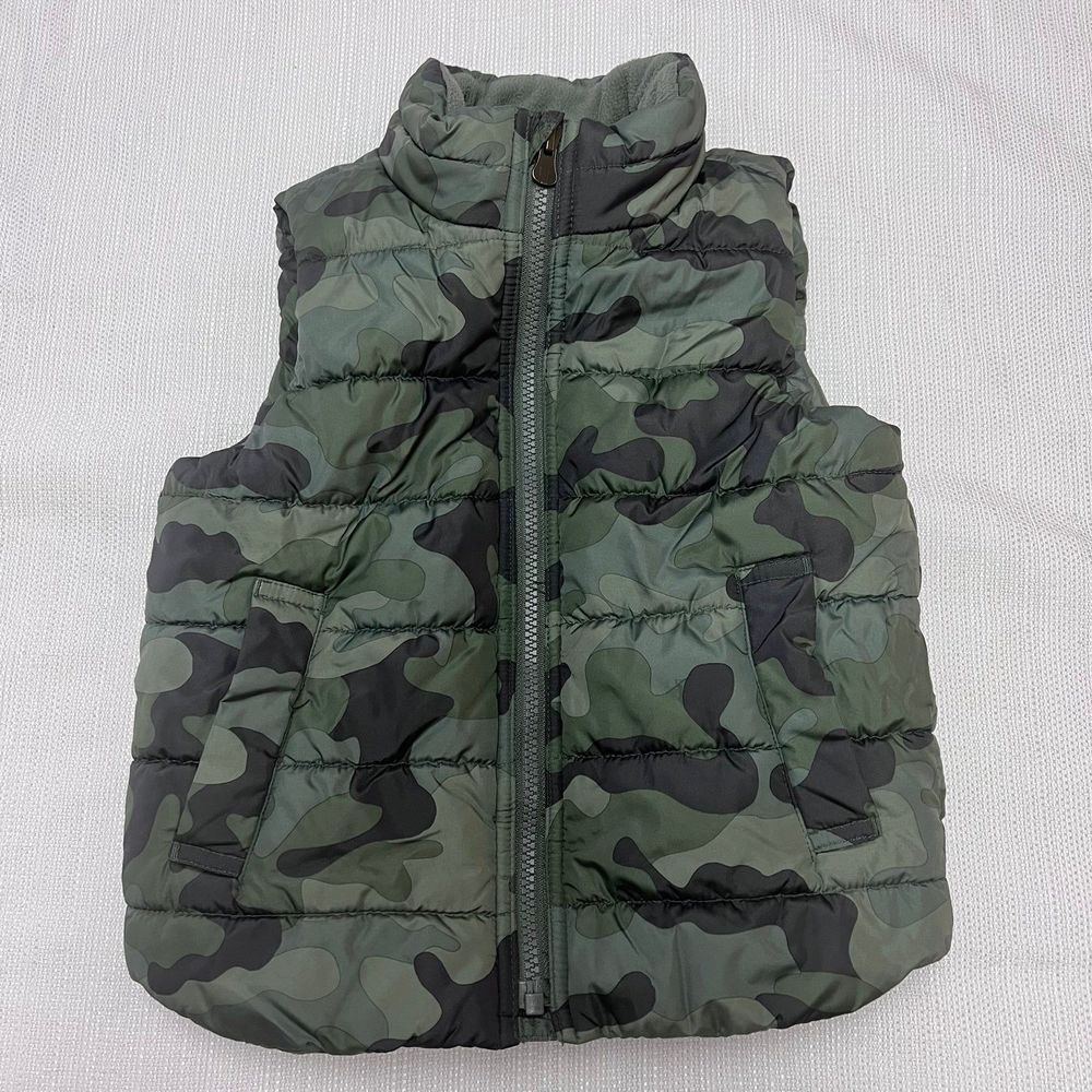 GAP Camo Puffer Vest Size 4